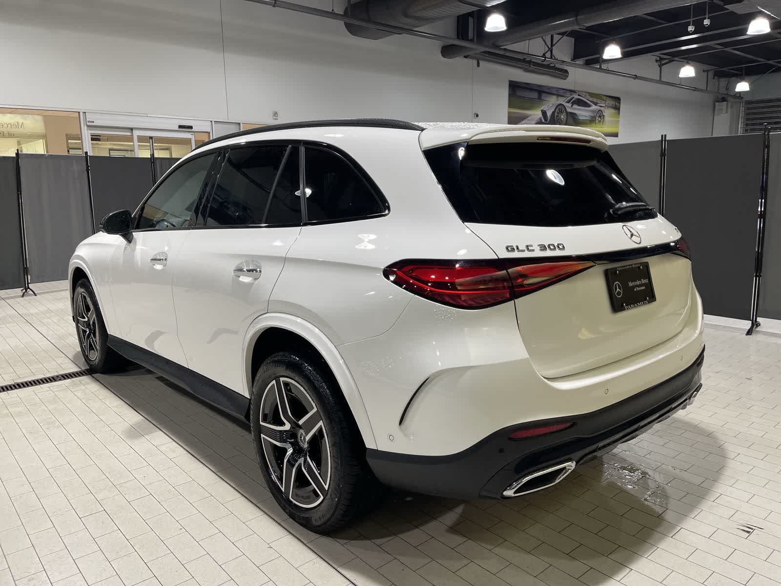 Thumbnail: 2025 Mercedes-Benz GLC - 16