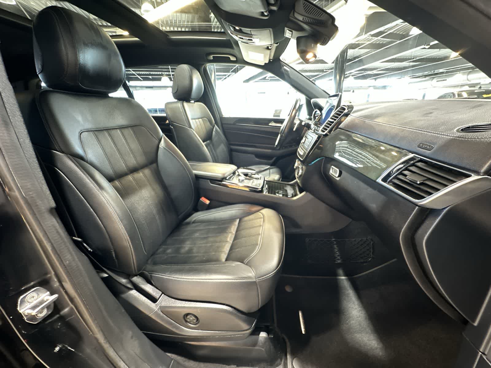 Thumbnail: 2019 Mercedes-Benz GLS - 26