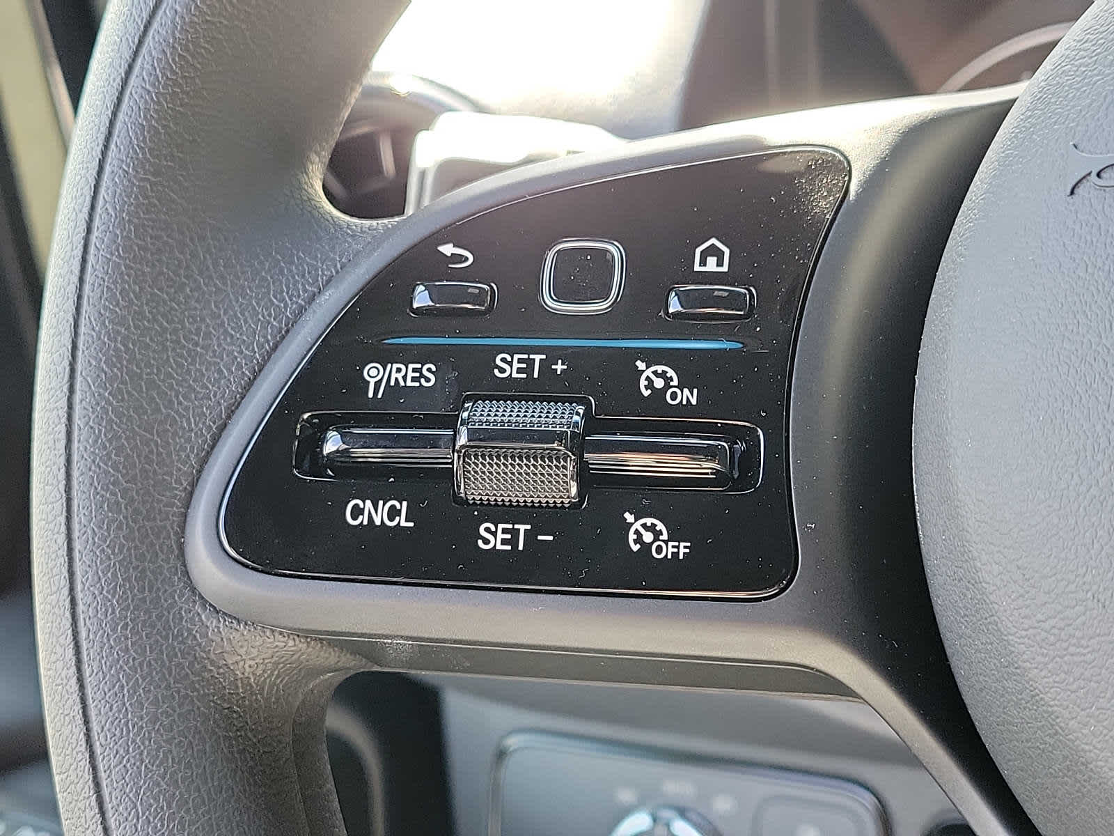 Thumbnail: 2024 Mercedes-Benz Sprinter - 8