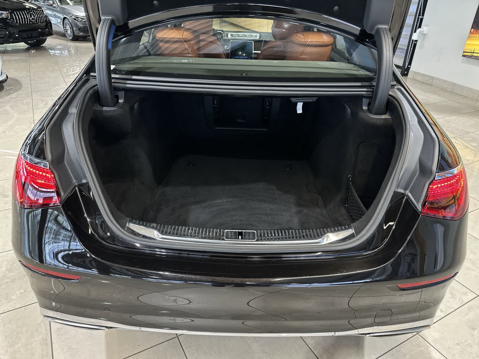 Thumbnail: 2022 Mercedes-Benz S-Class - 31