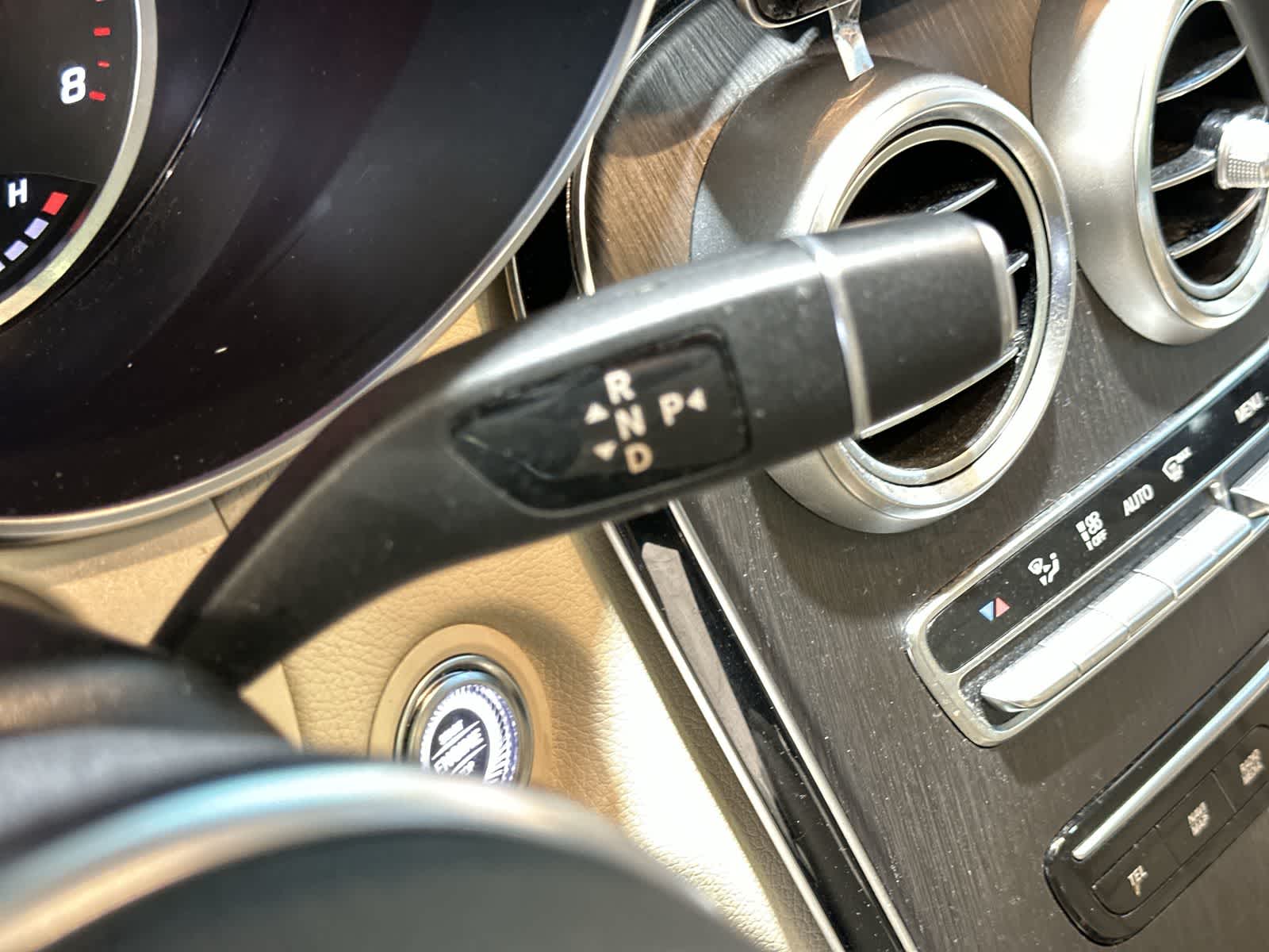 Thumbnail: 2022 Mercedes-Benz GLC - 29