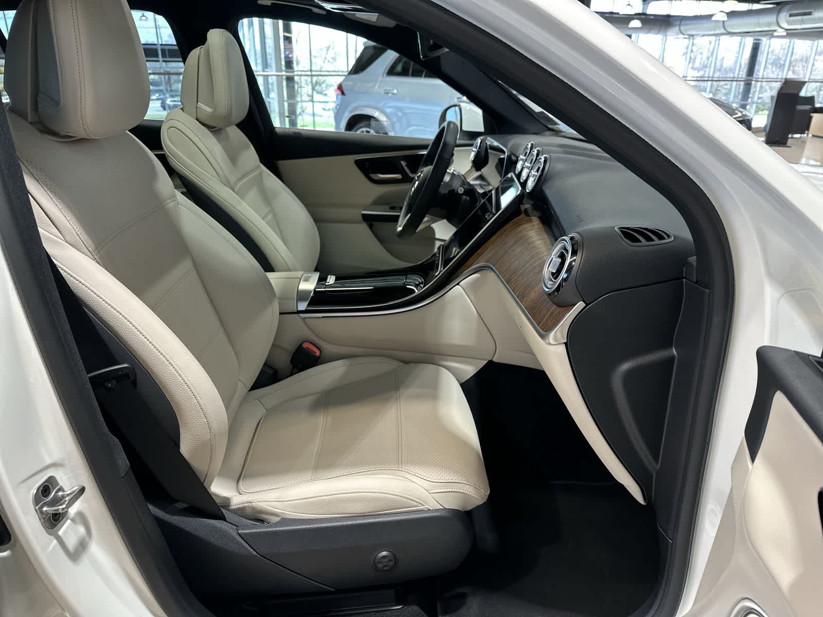 Thumbnail: 2026 Mercedes-Benz GLC - 26