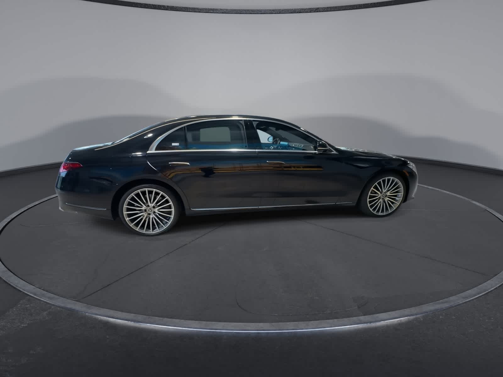 Thumbnail: 2022 Mercedes-Benz S-Class - 12