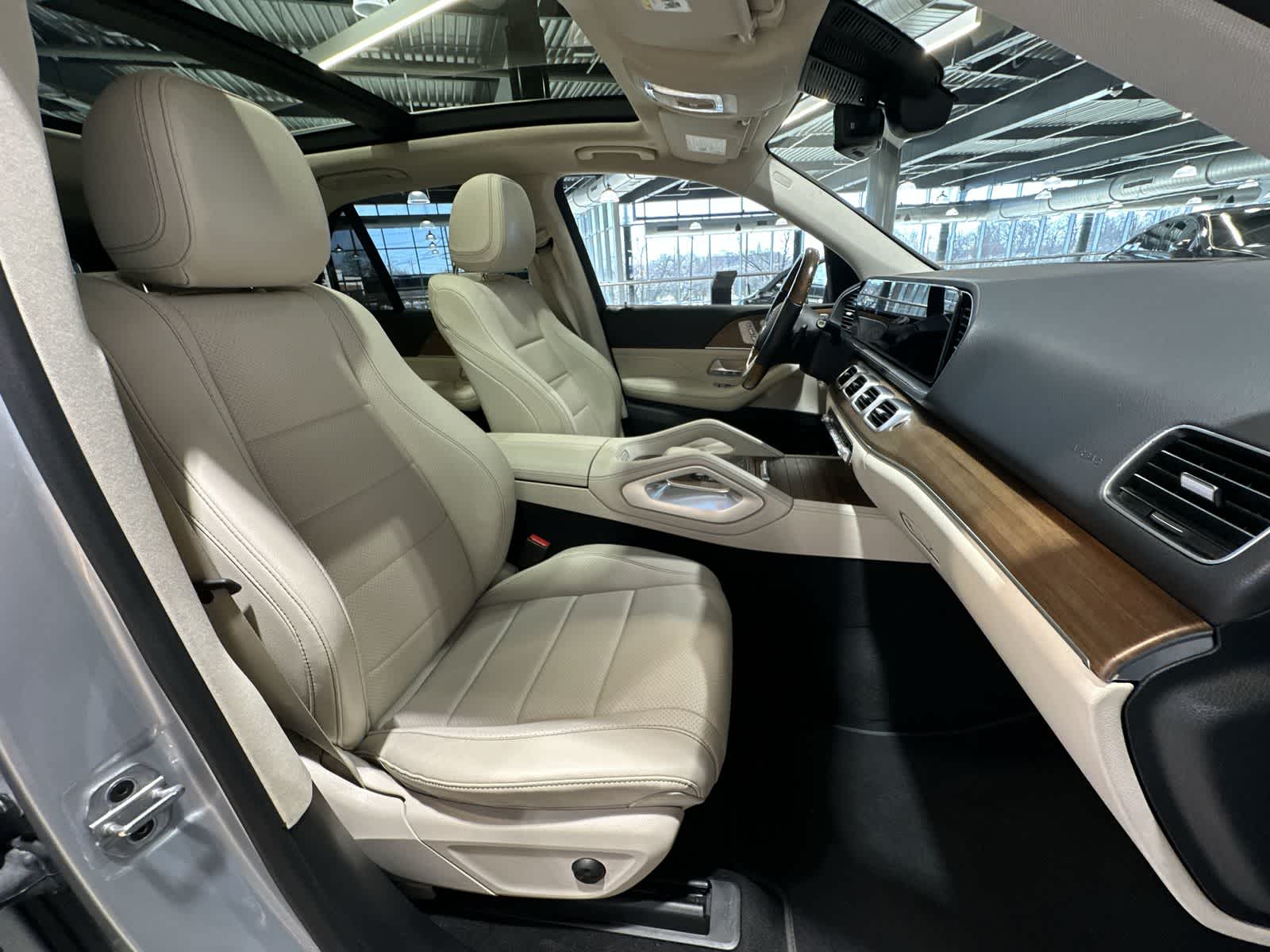 Thumbnail: 2022 Mercedes-Benz GLE - 26