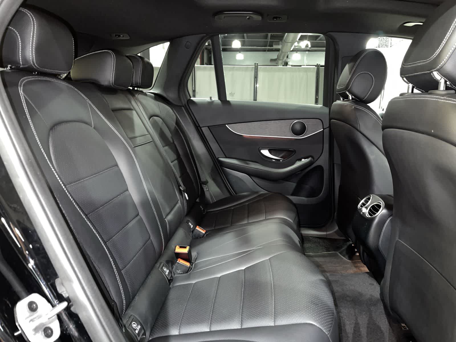 Thumbnail: 2022 Mercedes-Benz GLC - 25