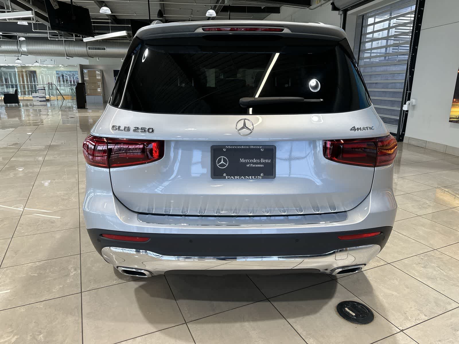 Thumbnail: 2026 Mercedes-Benz GLB - 17