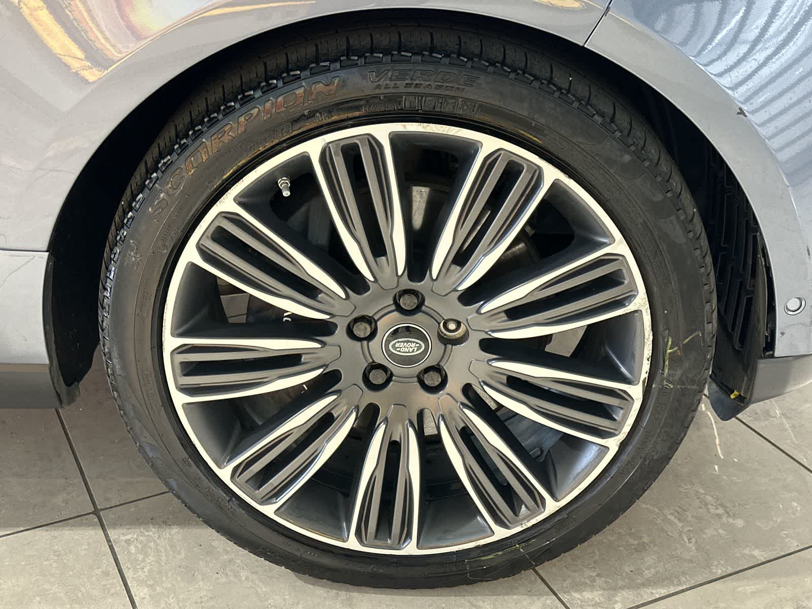 Thumbnail: 2021 Land Rover Range Rover - 20