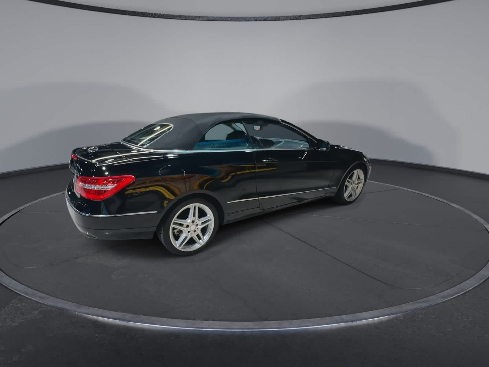 Thumbnail: 2013 Mercedes-Benz E-Class - 11