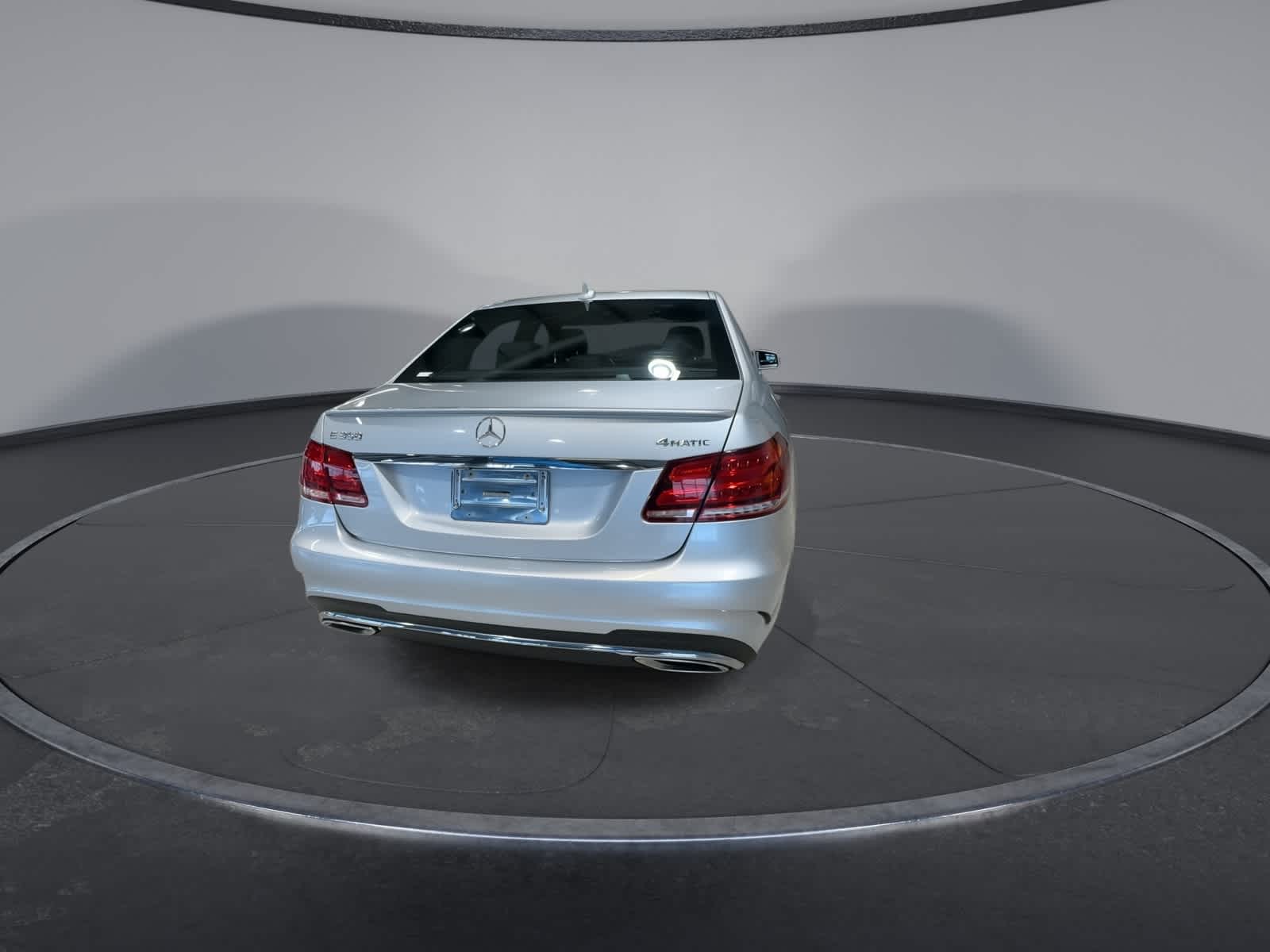 Thumbnail: 2016 Mercedes-Benz E-Class - 10