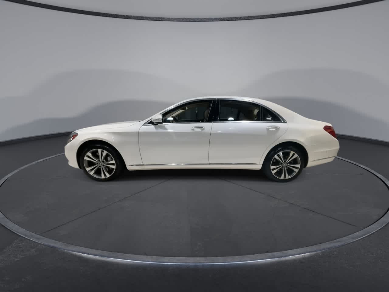 Thumbnail: 2017 Mercedes-Benz S-Class - 6