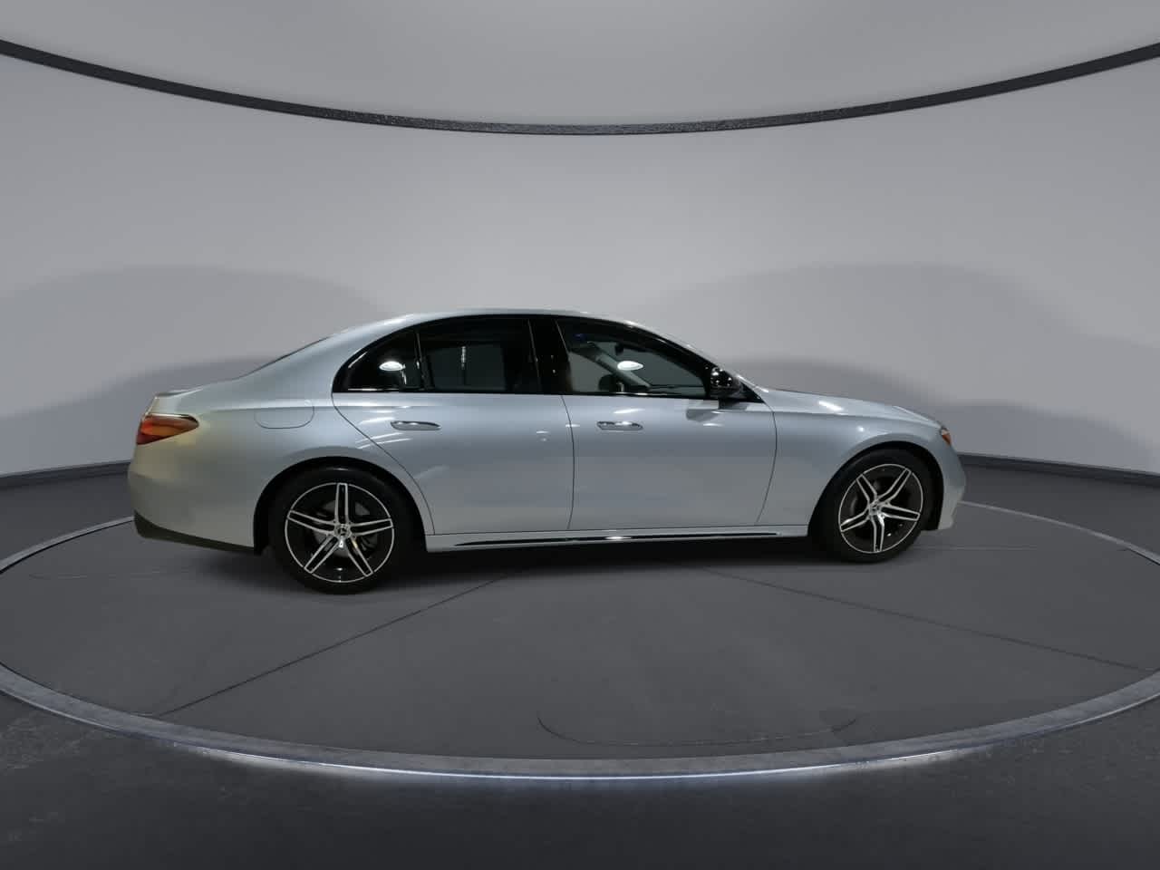Thumbnail: 2025 Mercedes-Benz E-Class - 2