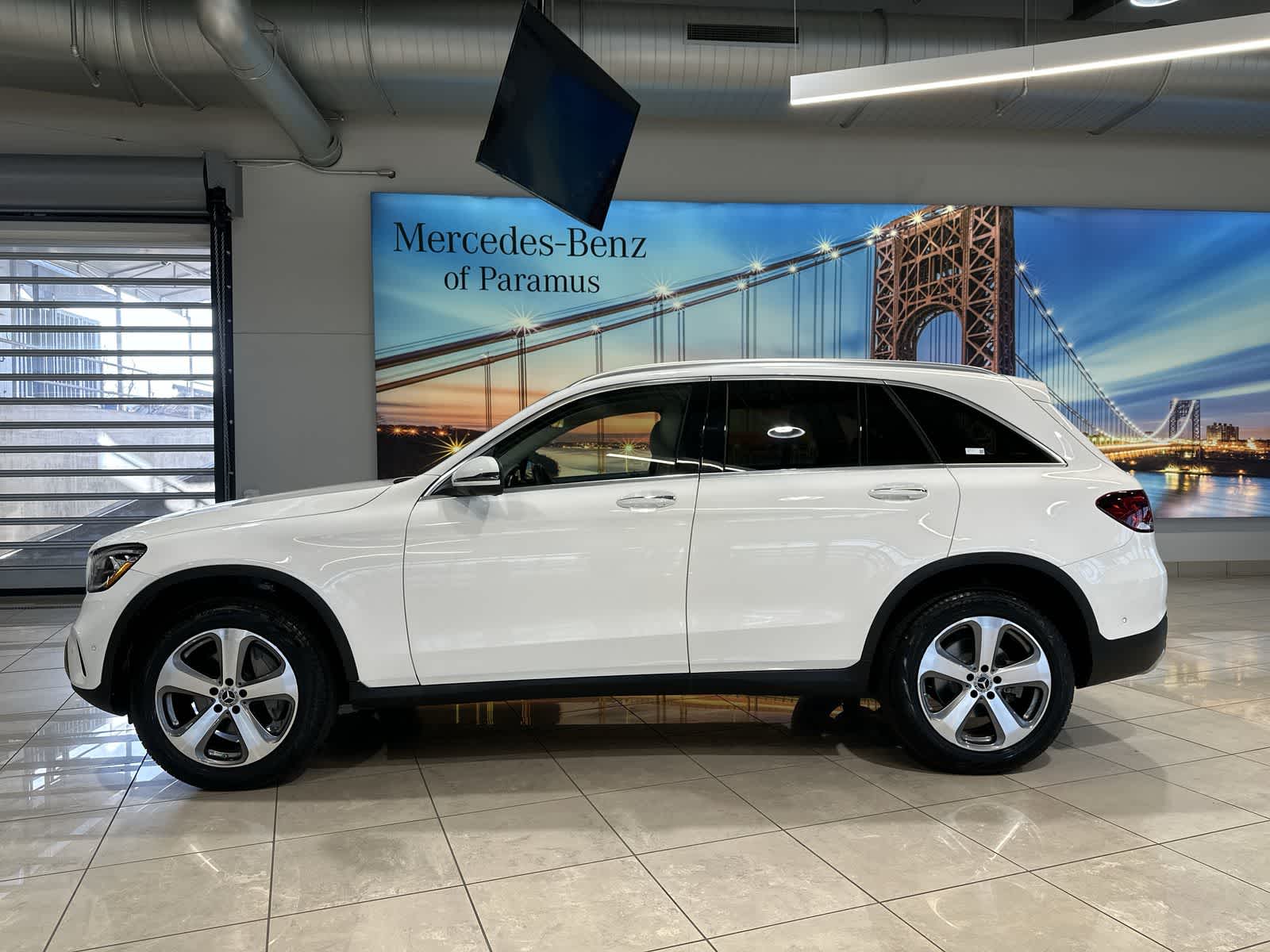 Thumbnail: 2022 Mercedes-Benz GLC - 15