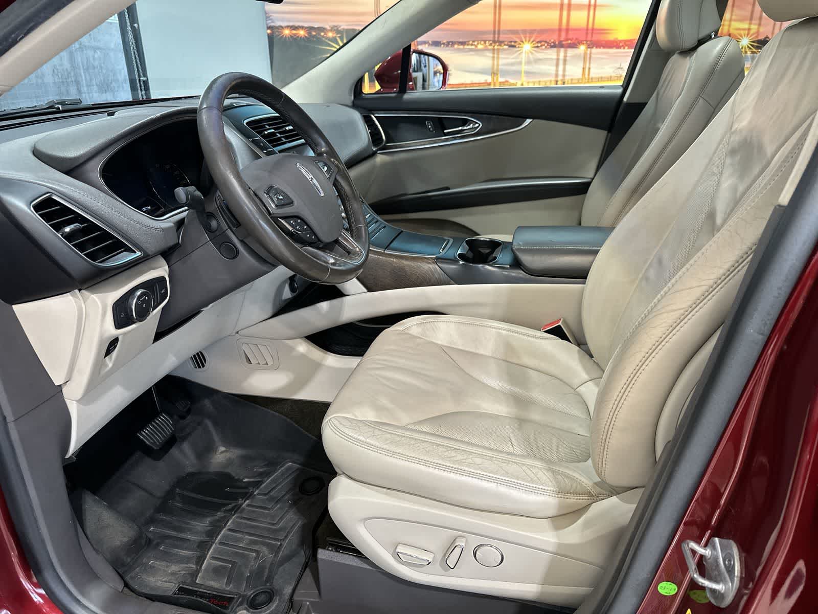 Thumbnail: 2016 Lincoln MKX - 14