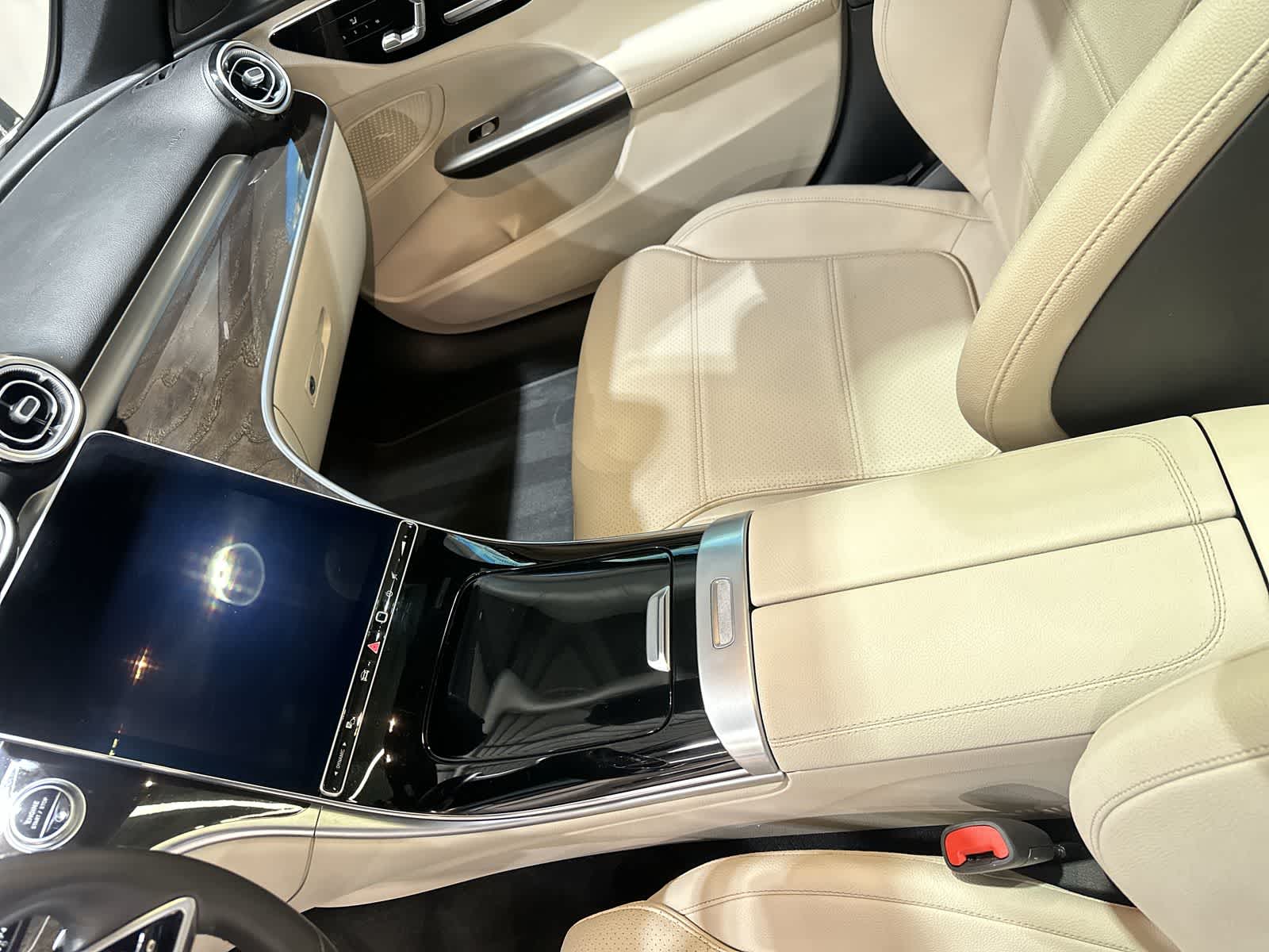 Thumbnail: 2023 Mercedes-Benz C-Class - 28