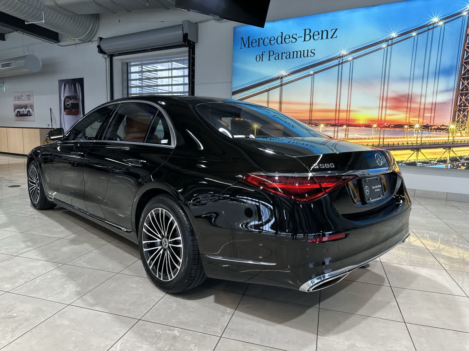 Thumbnail: 2022 Mercedes-Benz S-Class - 16