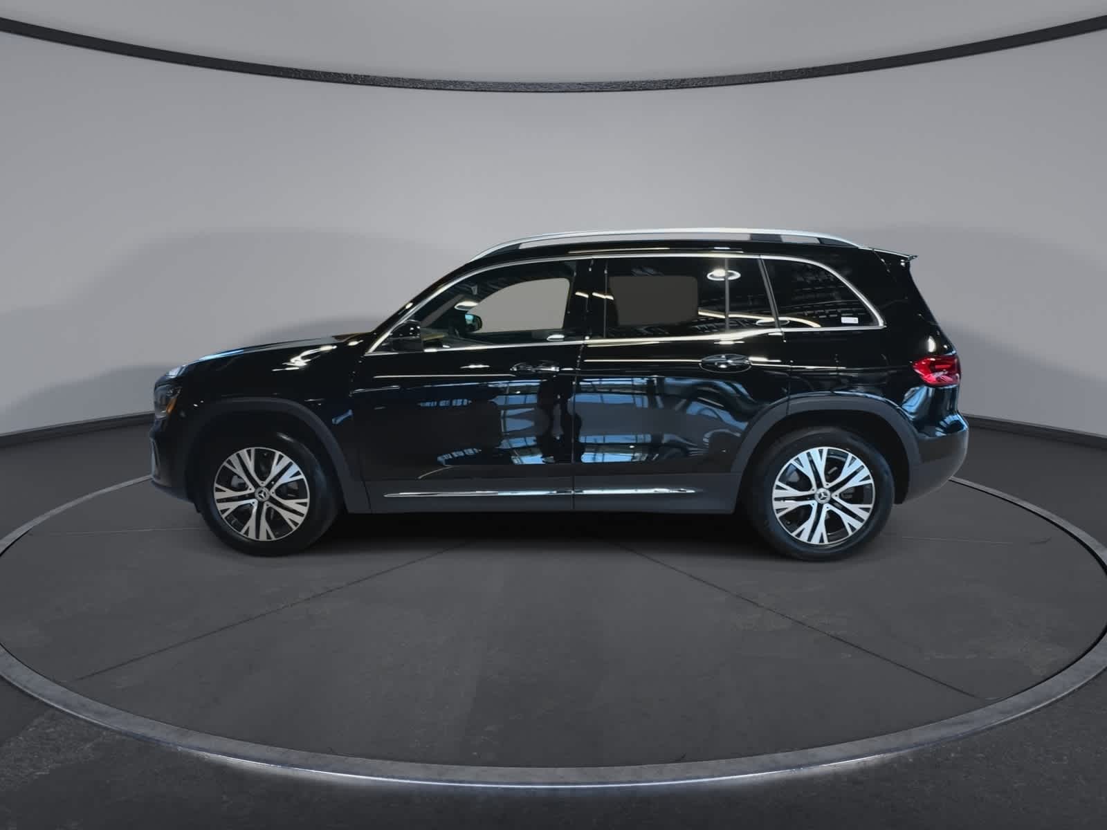 Thumbnail: 2025 Mercedes-Benz GLB - 7