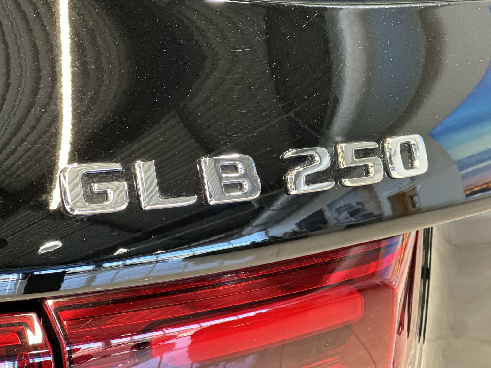 Thumbnail: 2025 Mercedes-Benz GLB - 19