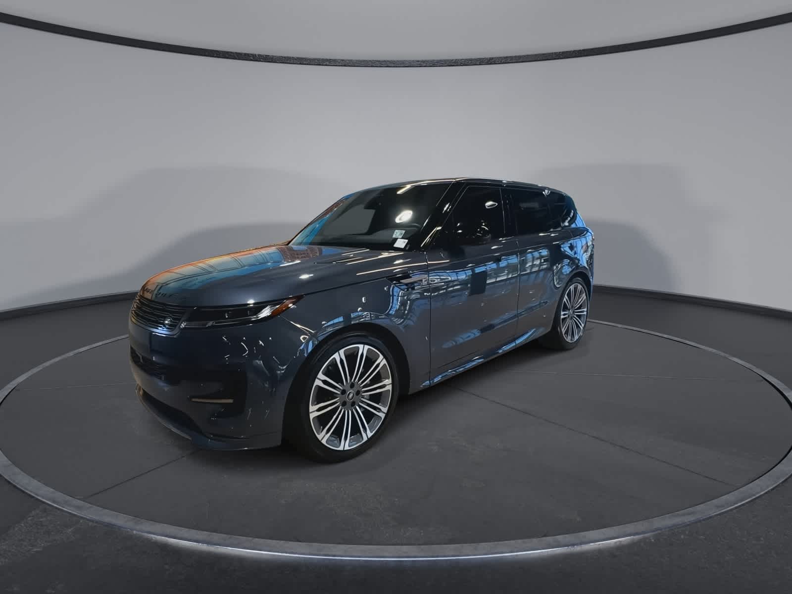Thumbnail: 2025 Land Rover Range Rover Sport - 5