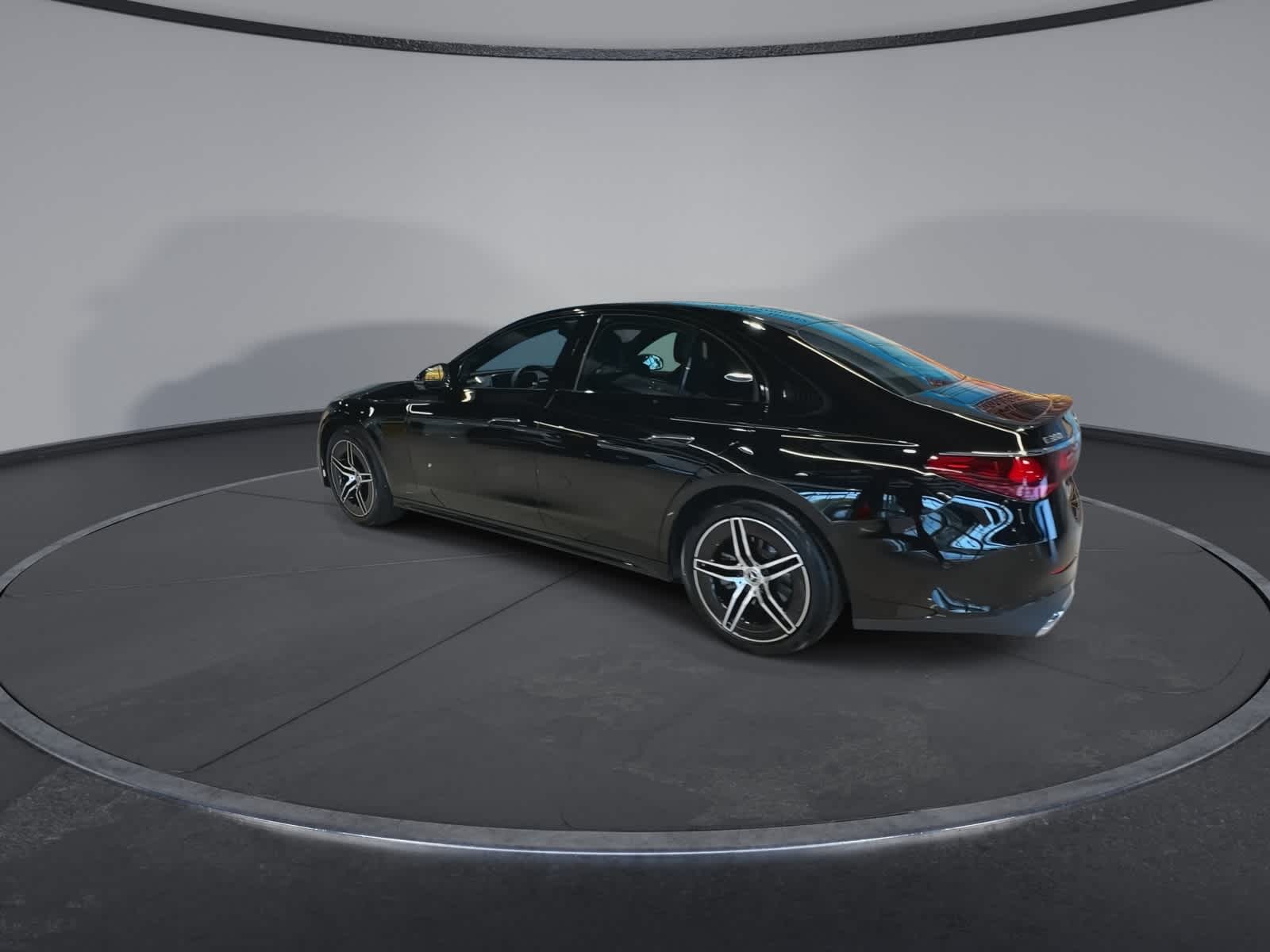 Thumbnail: 2026 Mercedes-Benz E-Class - 8