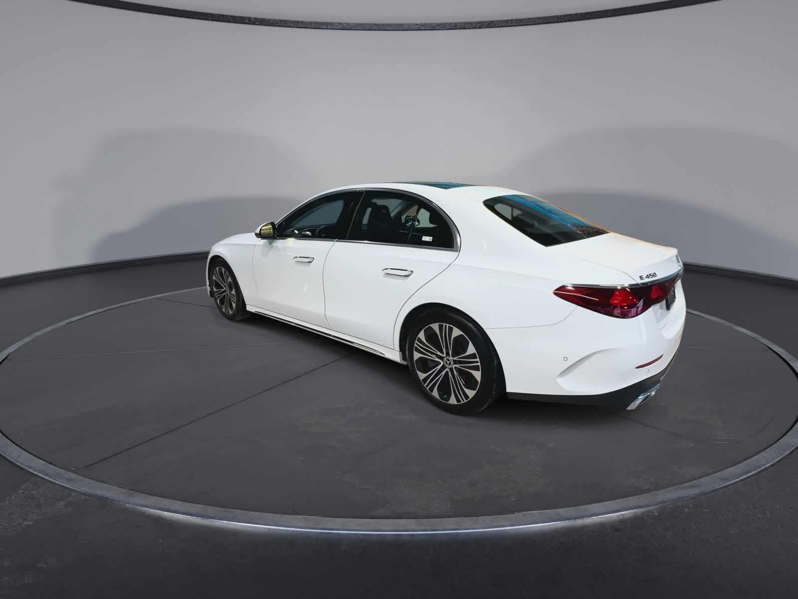 Thumbnail: 2025 Mercedes-Benz E-Class - 8