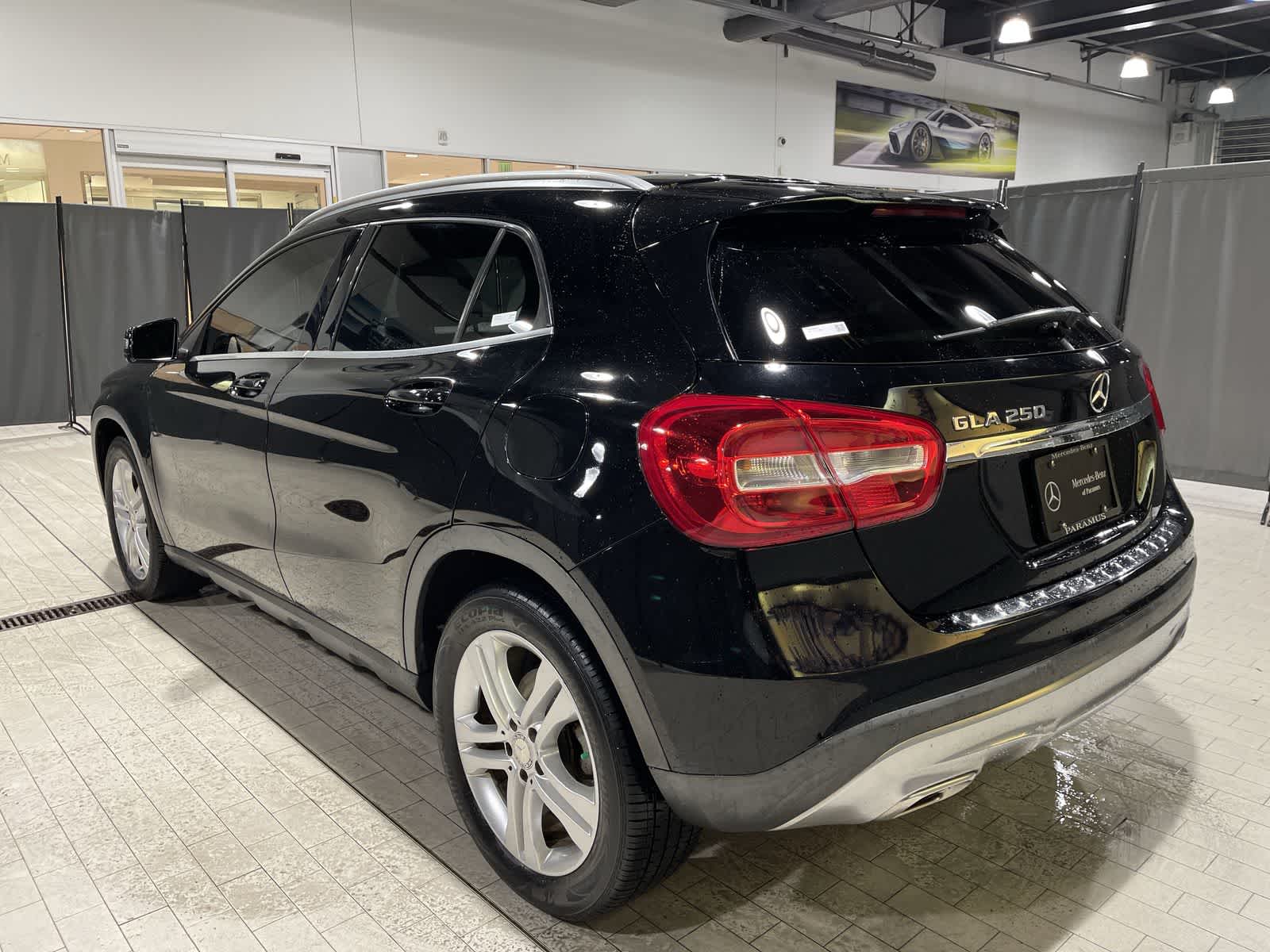 Thumbnail: 2017 Mercedes-Benz GLA - 16