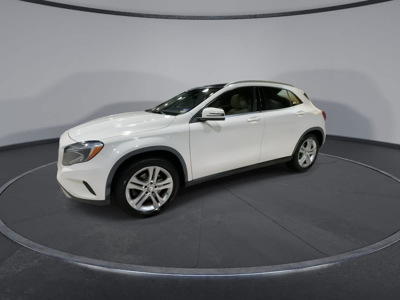 Thumbnail: 2015 Mercedes-Benz GLA - 6