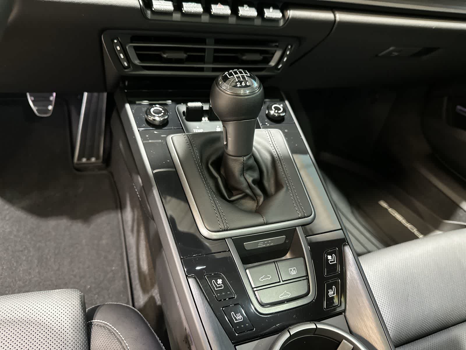 Thumbnail: 2024 Porsche 911 - 29