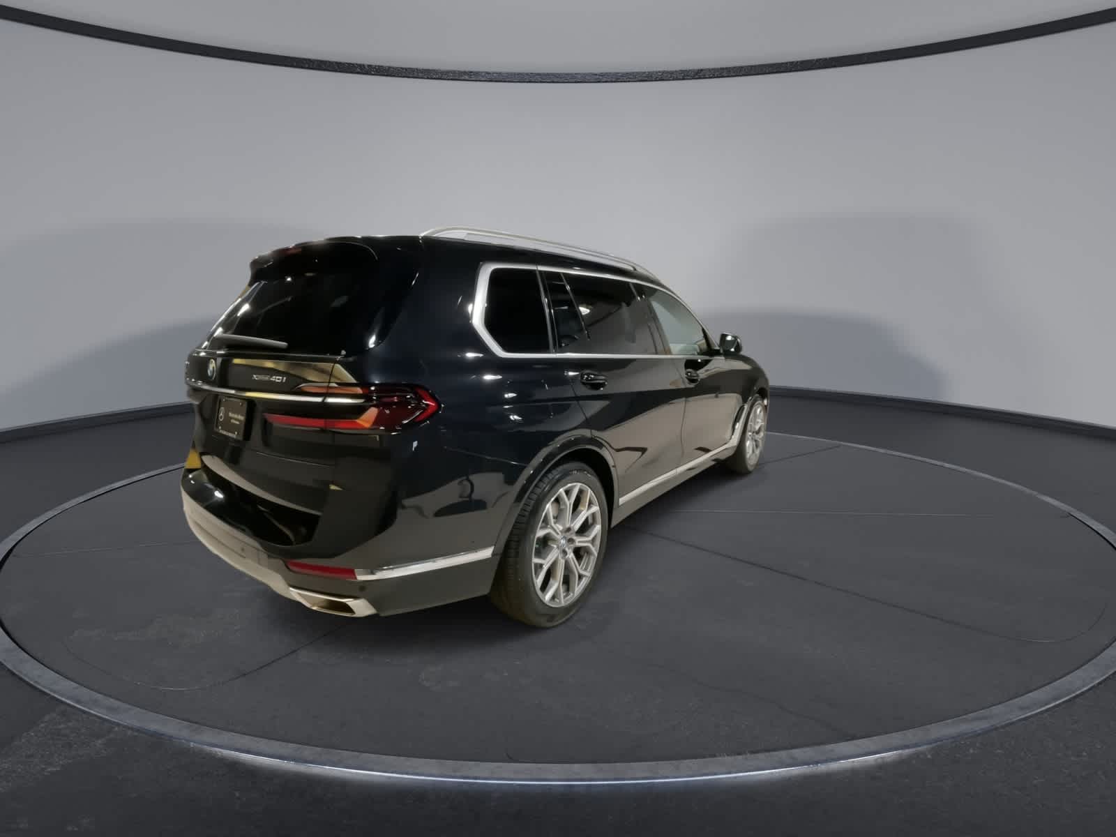 Thumbnail: 2023 BMW X7 - 11