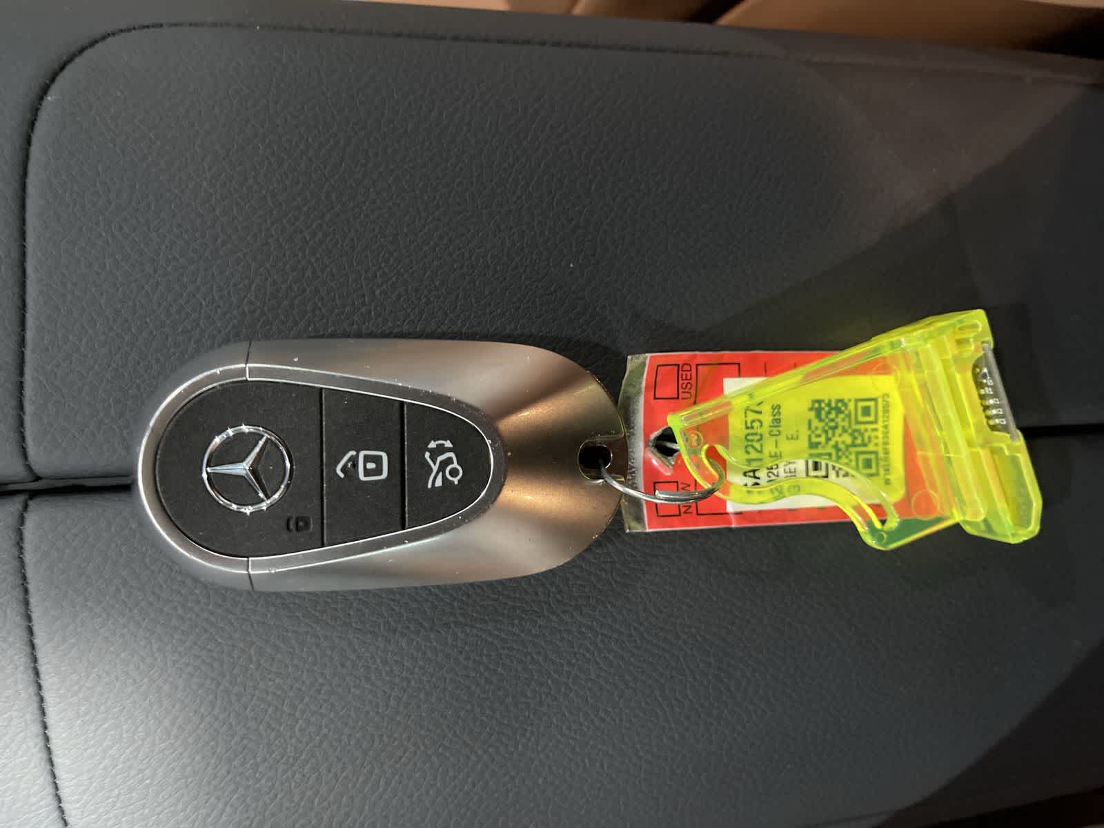 Thumbnail: 2025 Mercedes-Benz E-Class - 32