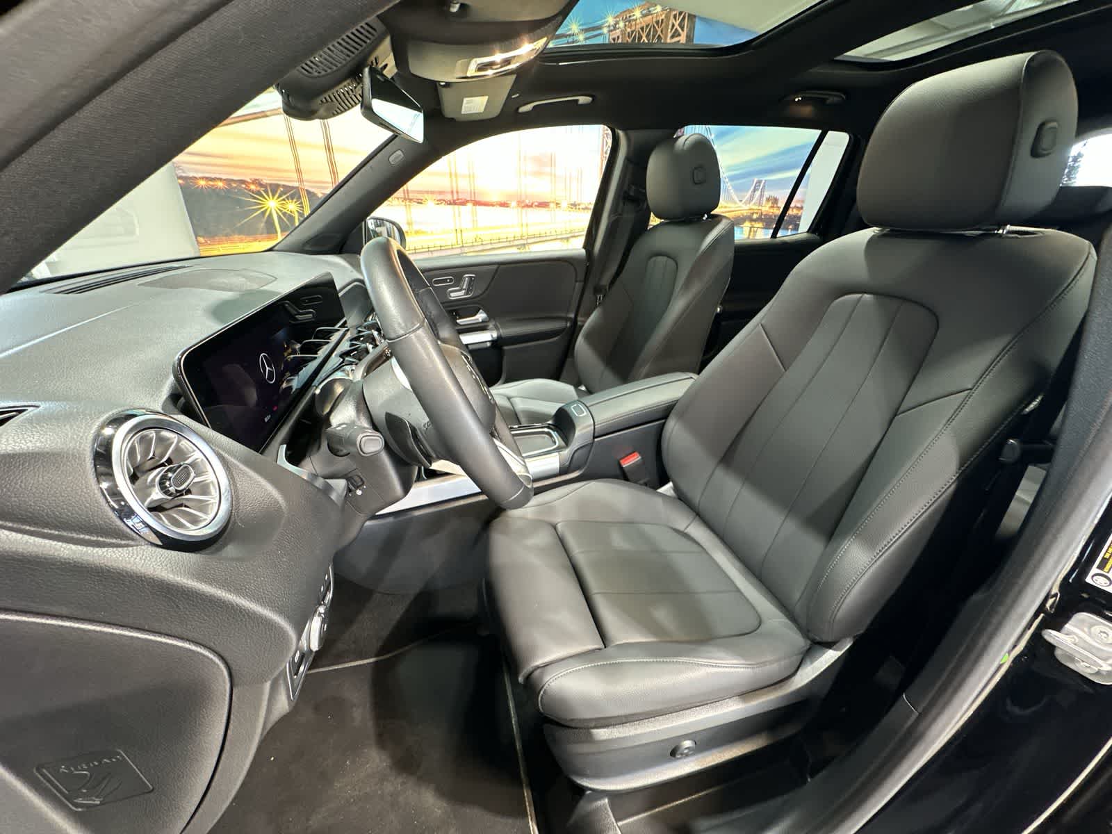 Thumbnail: 2025 Mercedes-Benz GLB - 23