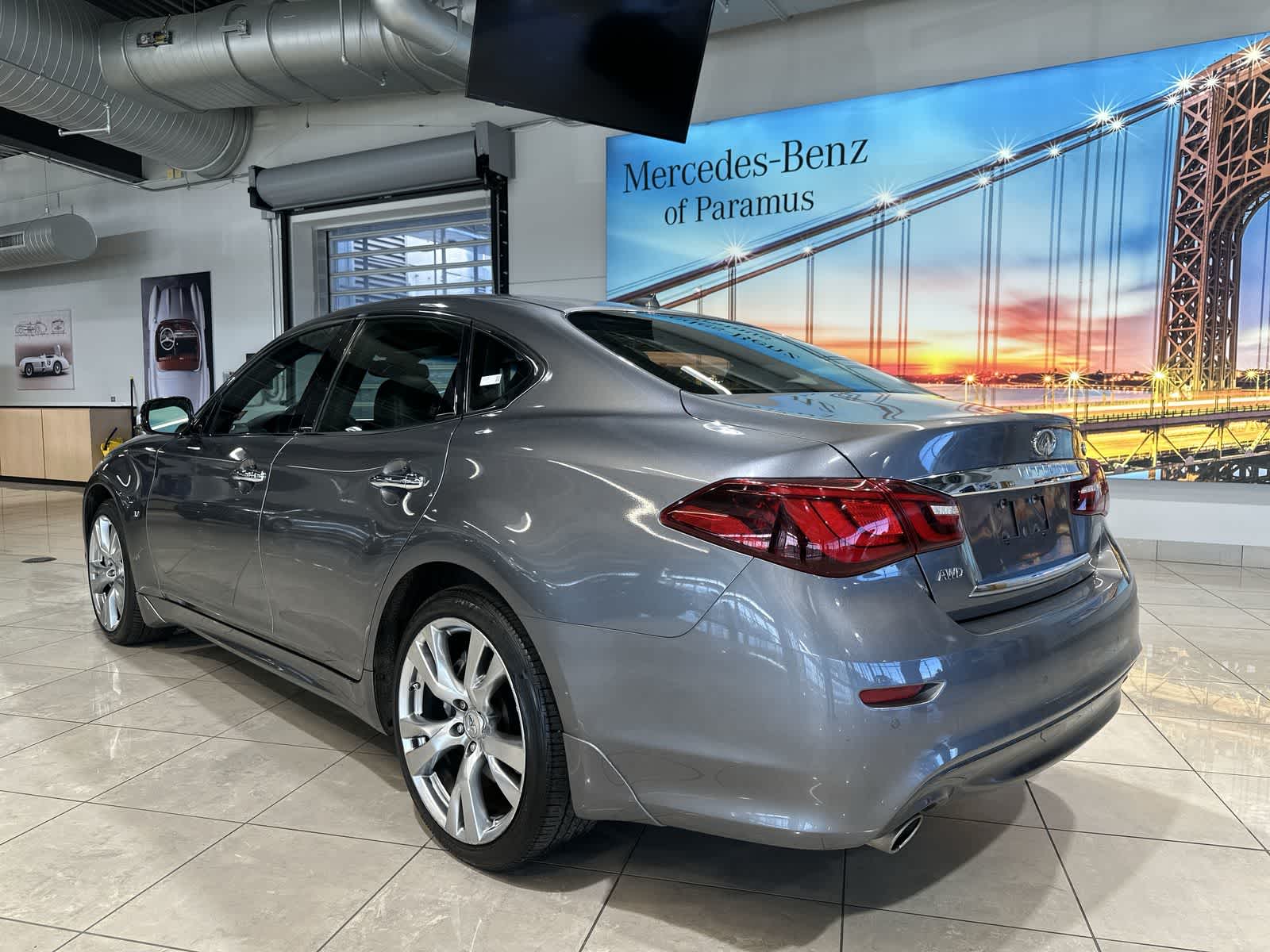 Thumbnail: 2017 INFINITI Q70 - 16