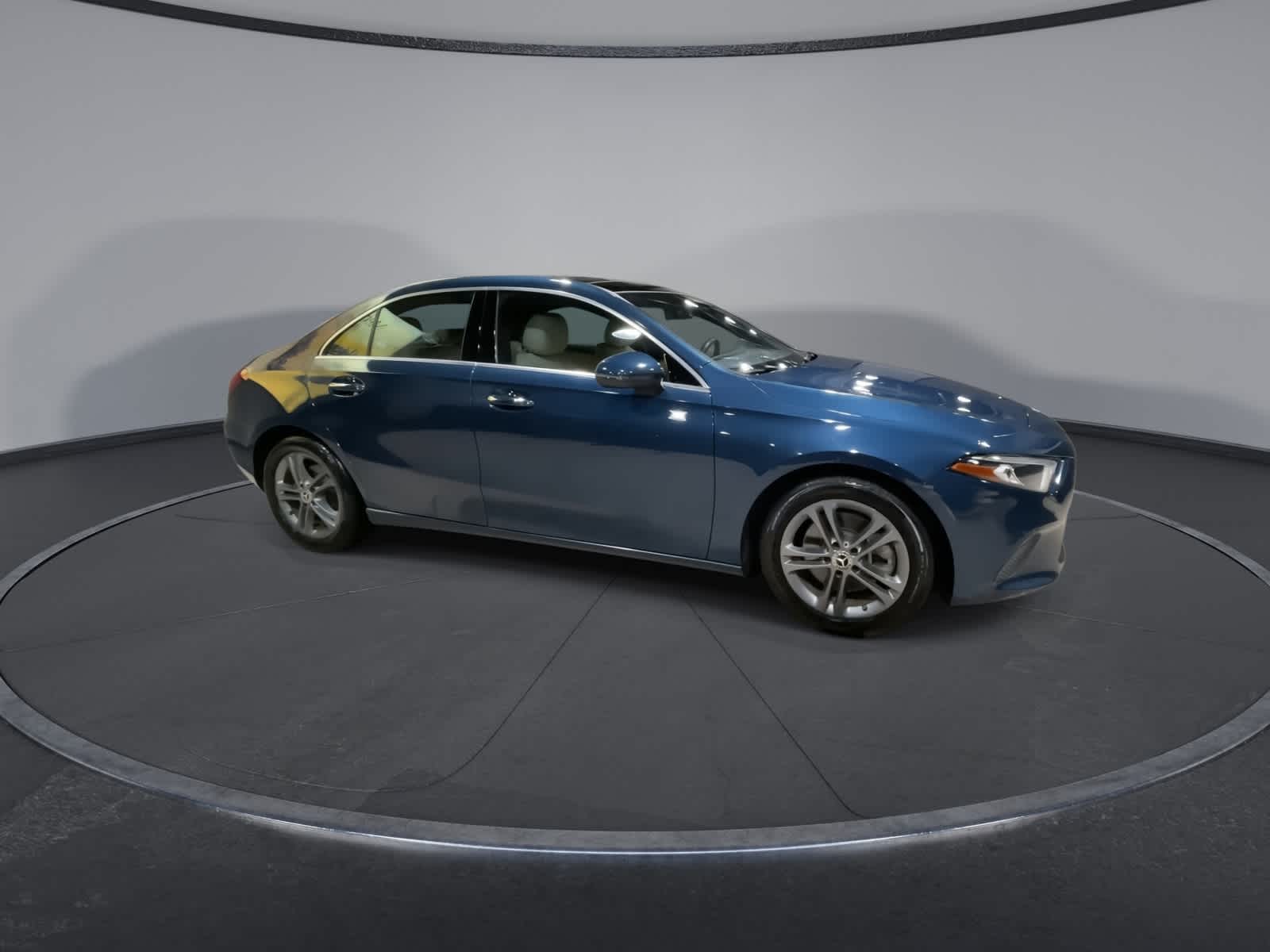 Thumbnail: 2020 Mercedes-Benz A-Class - 2