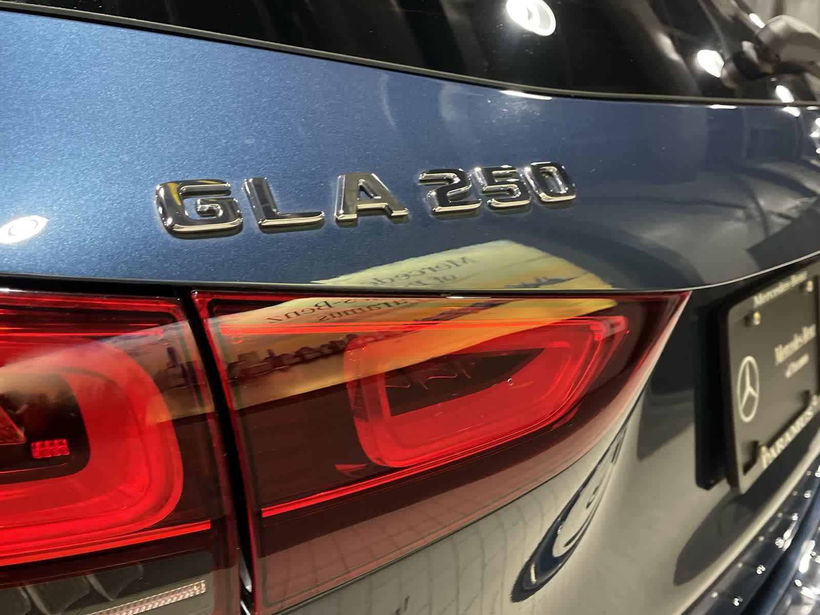 Thumbnail: 2023 Mercedes-Benz GLA - 19