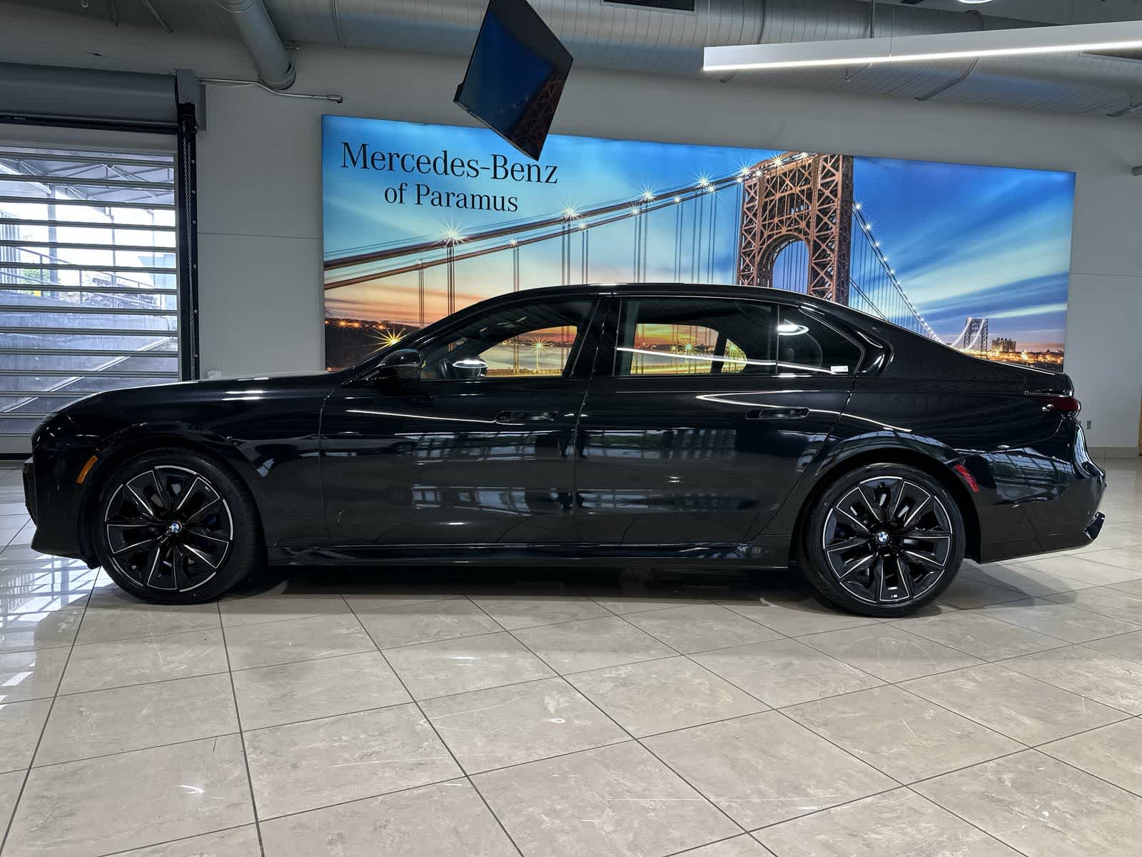 Thumbnail: 2023 BMW 7 Series - 15