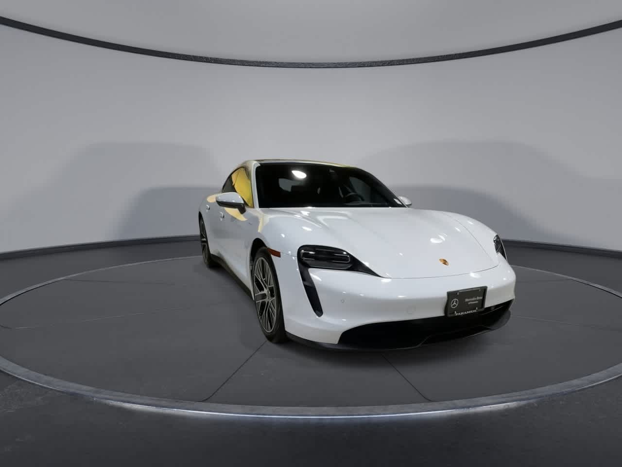 Thumbnail: 2022 Porsche Taycan - 3