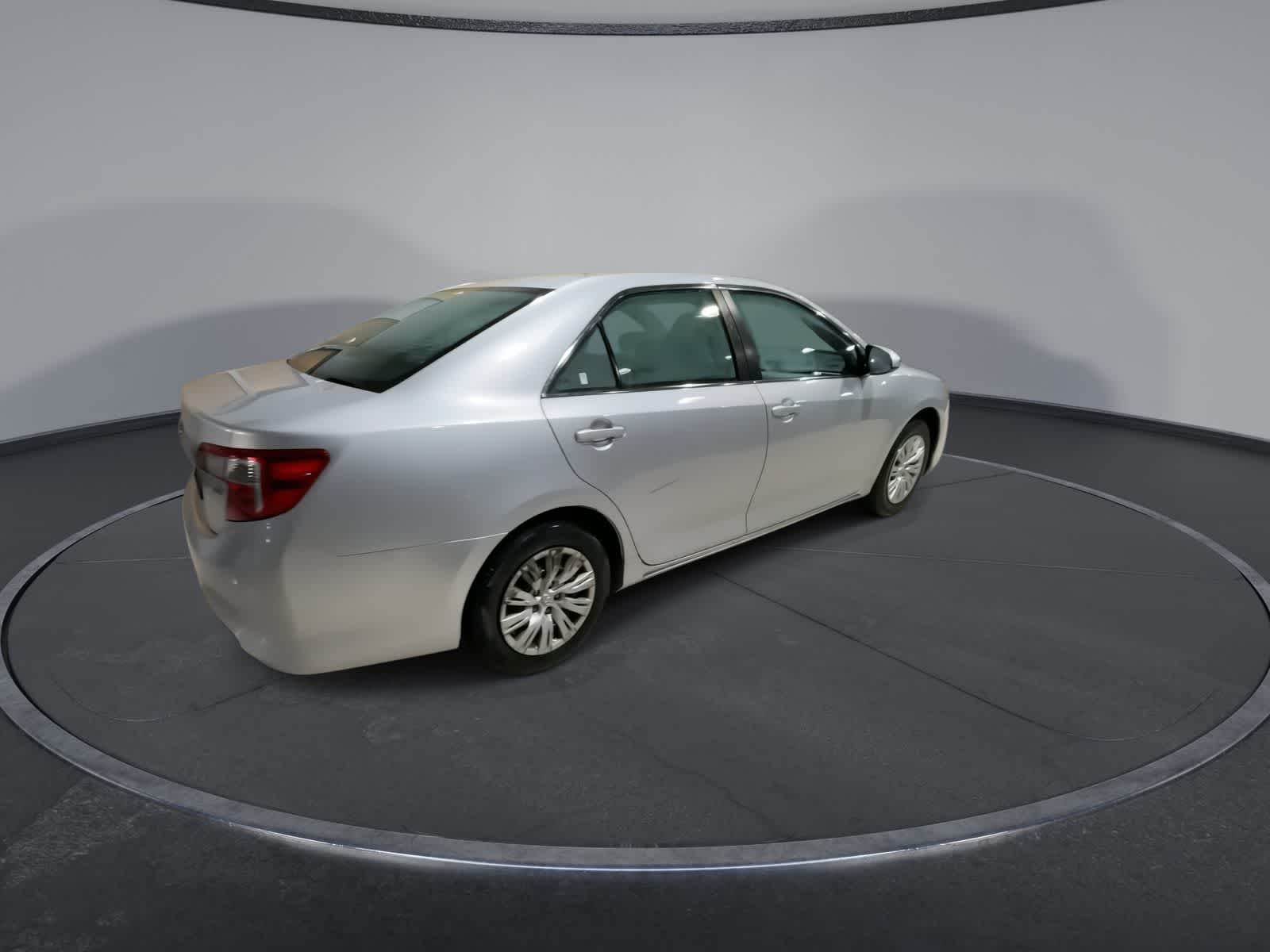 Thumbnail: 2012 Toyota Camry - 12