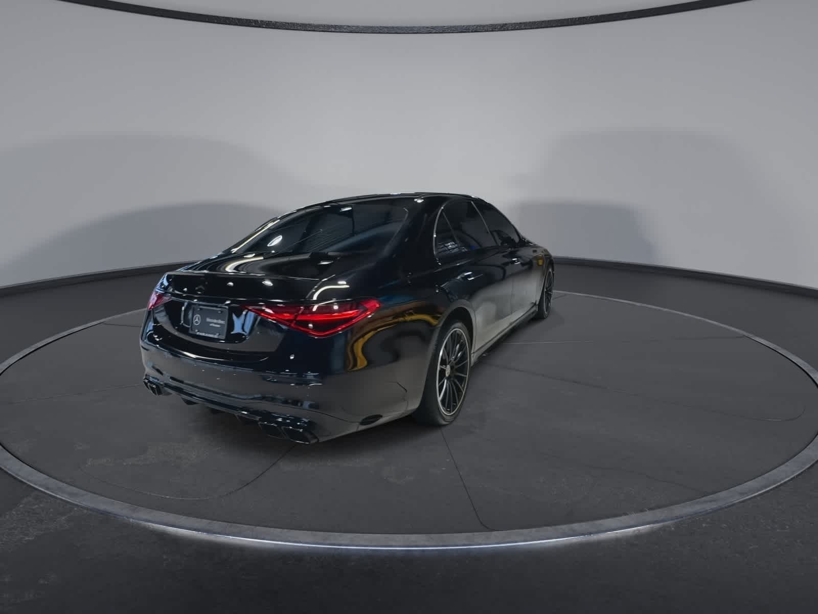 Thumbnail: 2023 Mercedes-Benz S-Class - 11