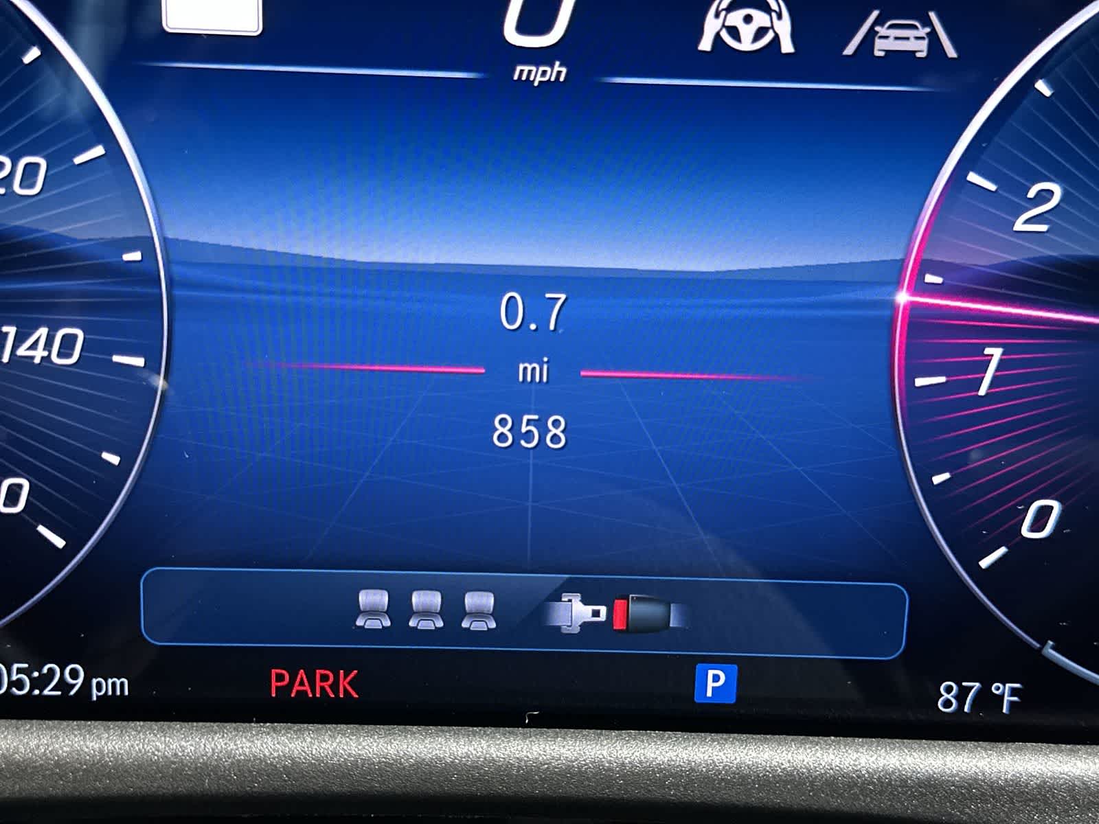 Thumbnail: 2025 Mercedes-Benz E-Class - 30