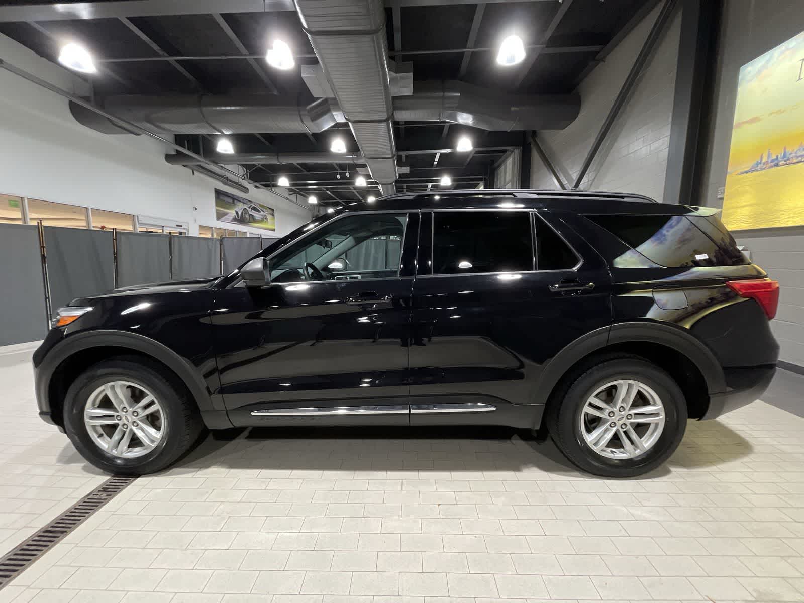 Thumbnail: 2020 Ford Explorer - 15