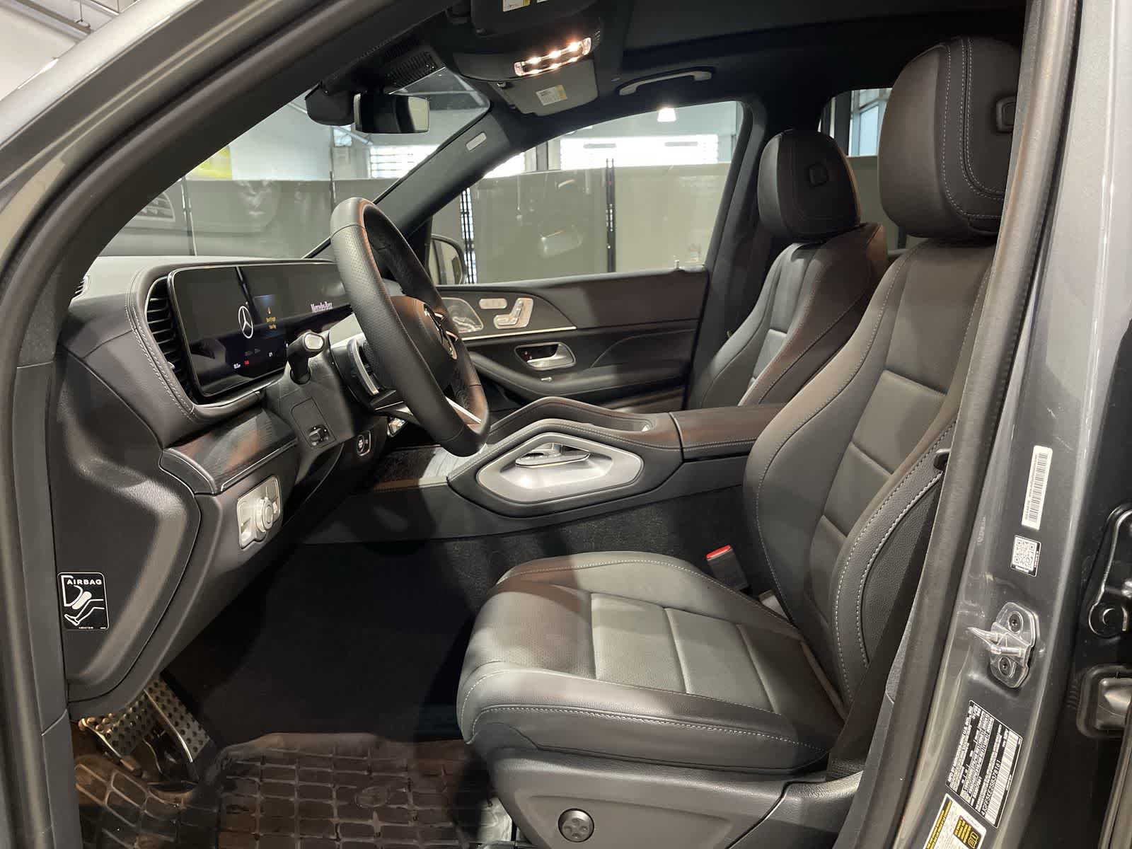 Thumbnail: 2025 Mercedes-Benz GLS - 14