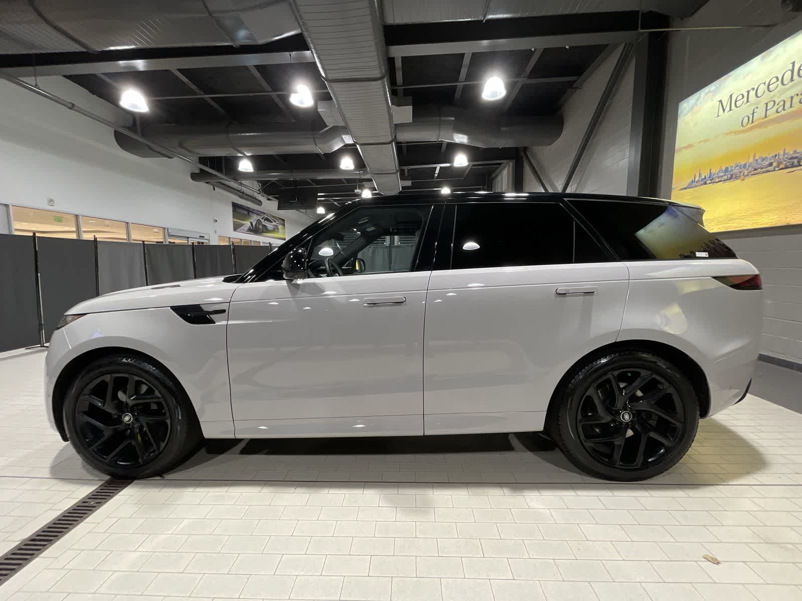 Thumbnail: 2023 Land Rover Range Rover Sport - 15