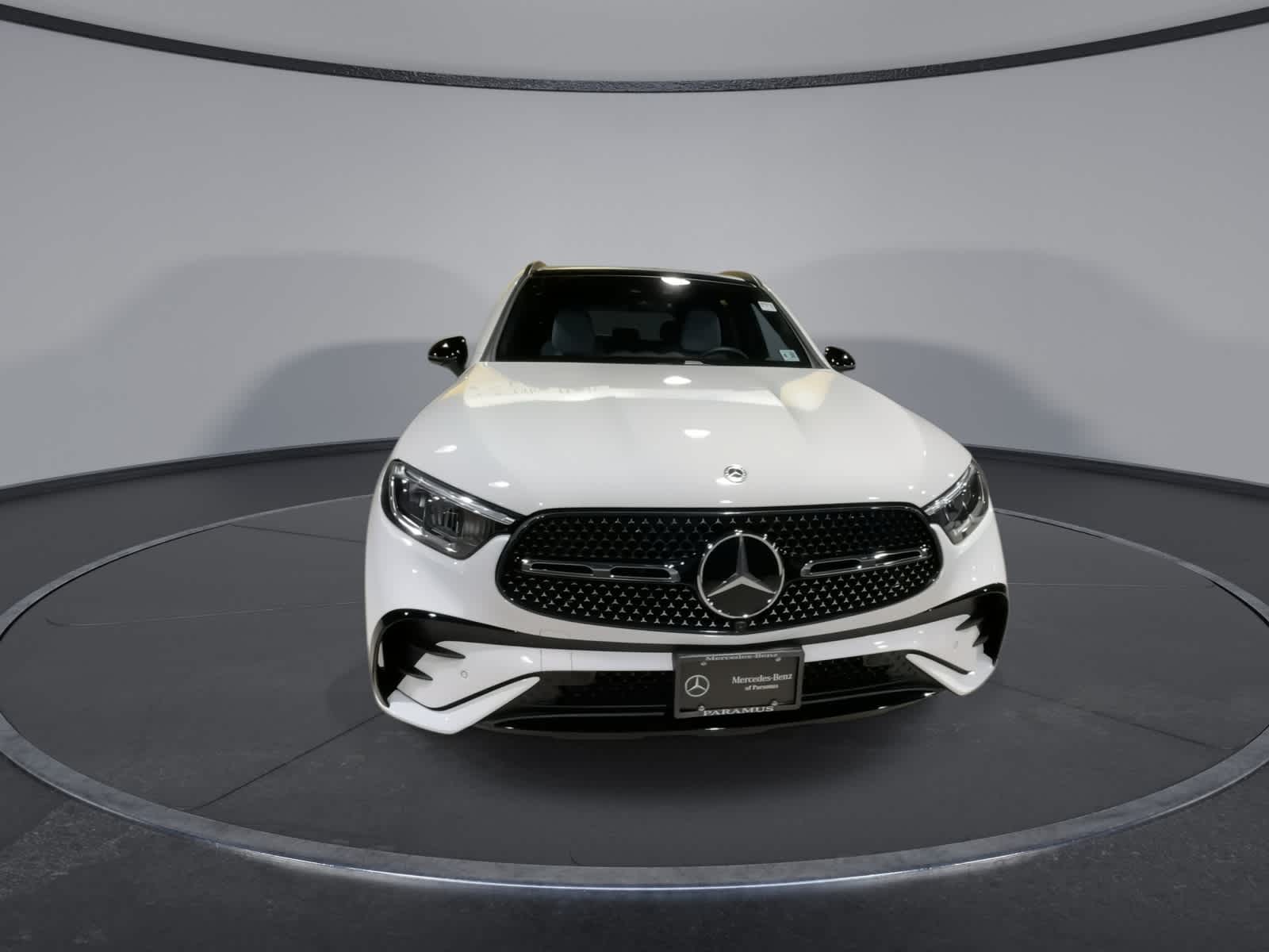 2025 Mercedes Benz GLC 300 4MATIC photo 4