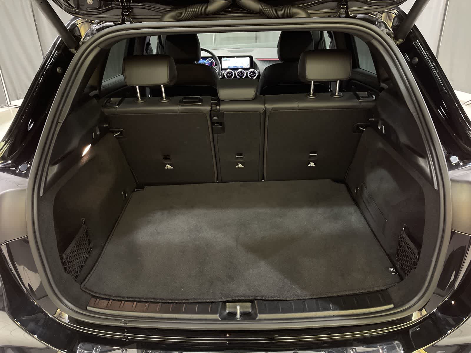 Thumbnail: 2025 Mercedes-Benz GLA - 31