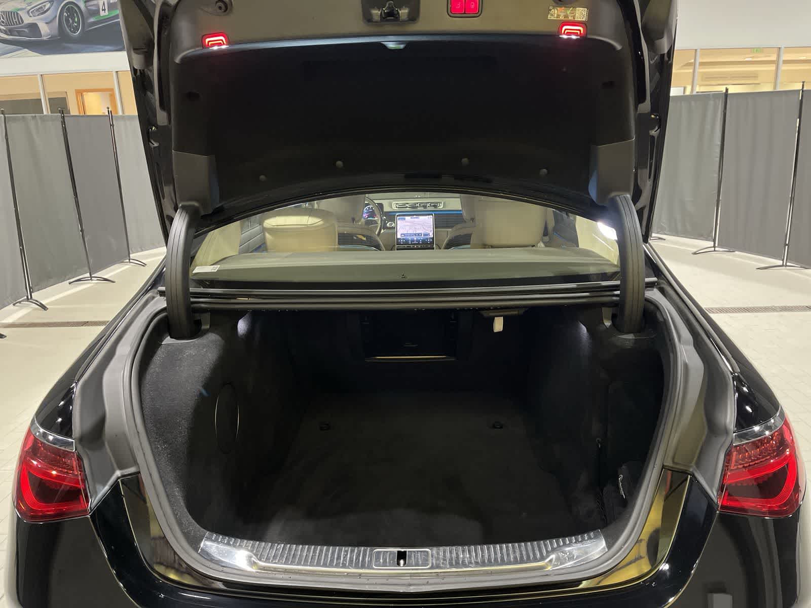 Thumbnail: 2022 Mercedes-Benz S-Class - 31