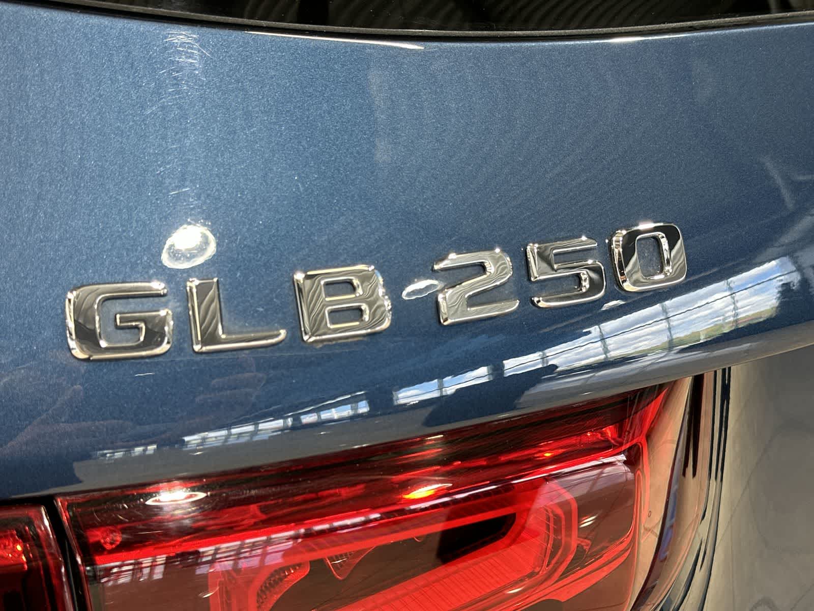 Thumbnail: 2022 Mercedes-Benz GLB - 19