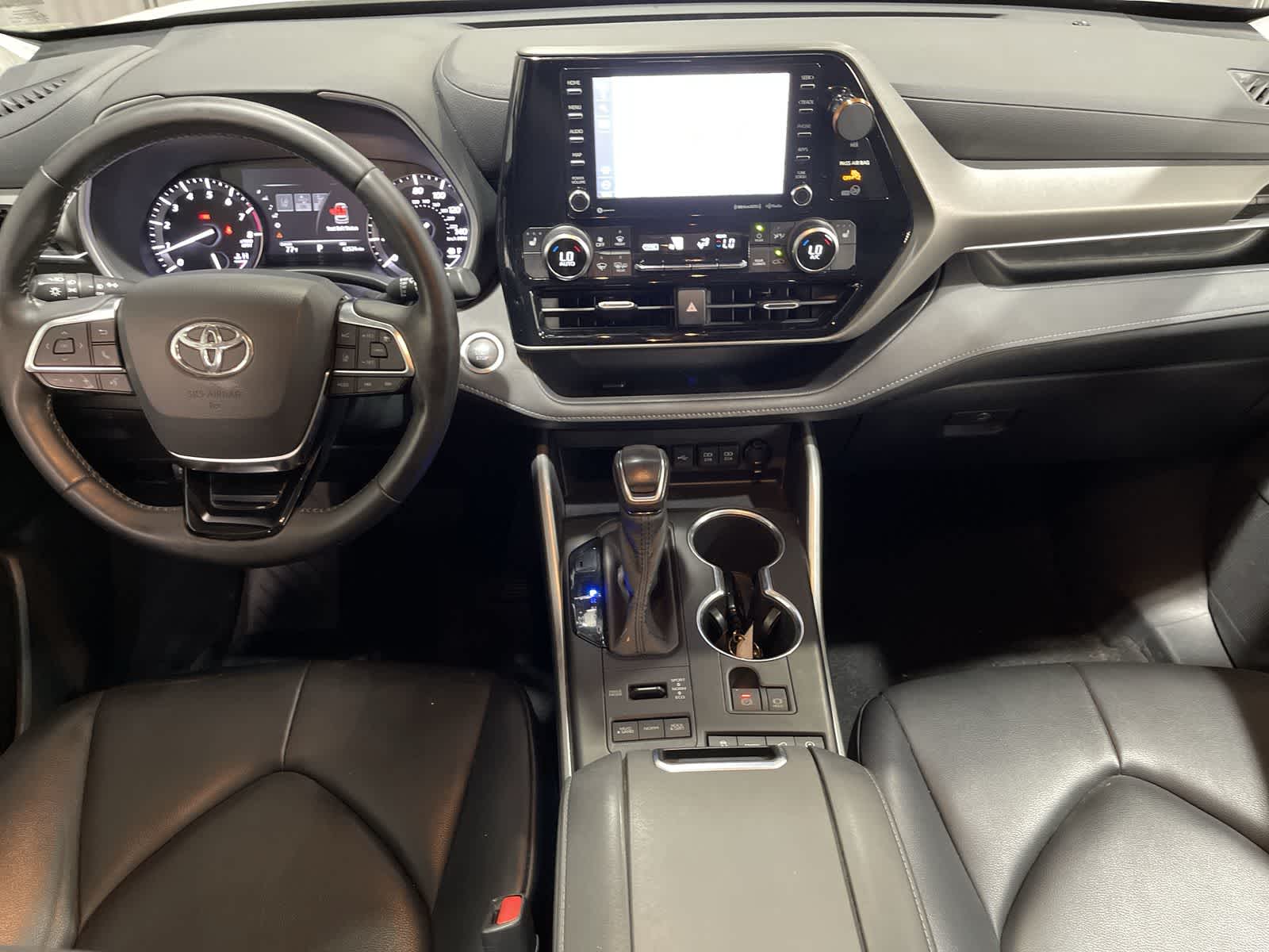 2020 Toyota Highlander XLE 22
