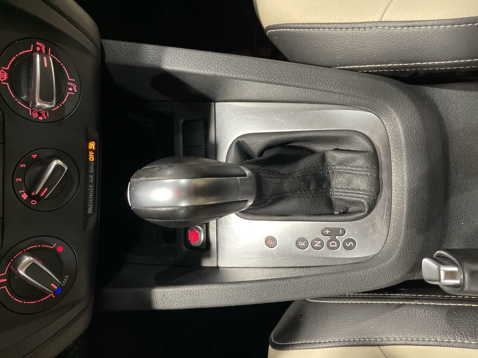 Thumbnail: 2014 Volkswagen Jetta - 29