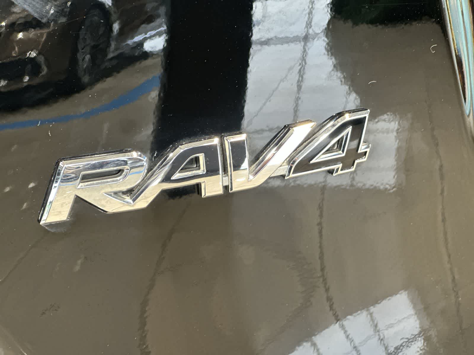 Thumbnail: 2016 Toyota RAV4 - 19