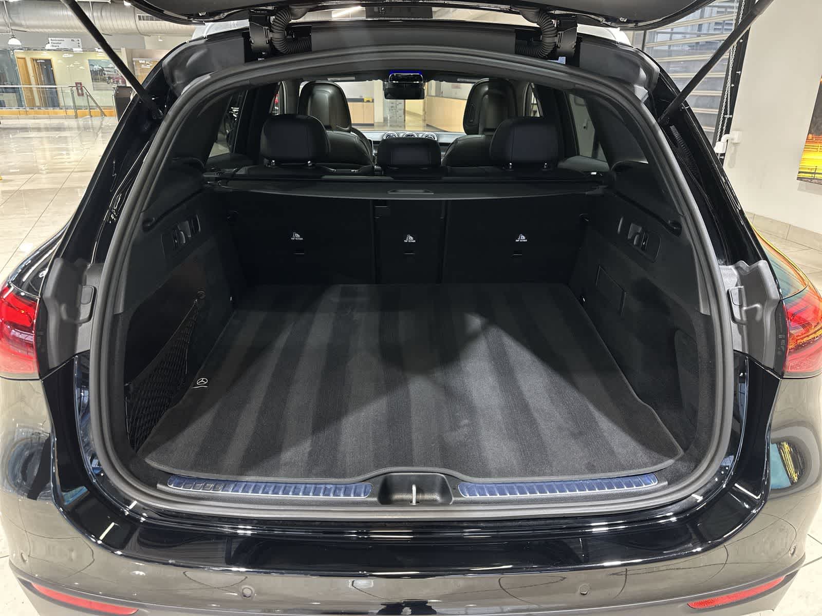 Thumbnail: 2025 Mercedes-Benz GLC - 31