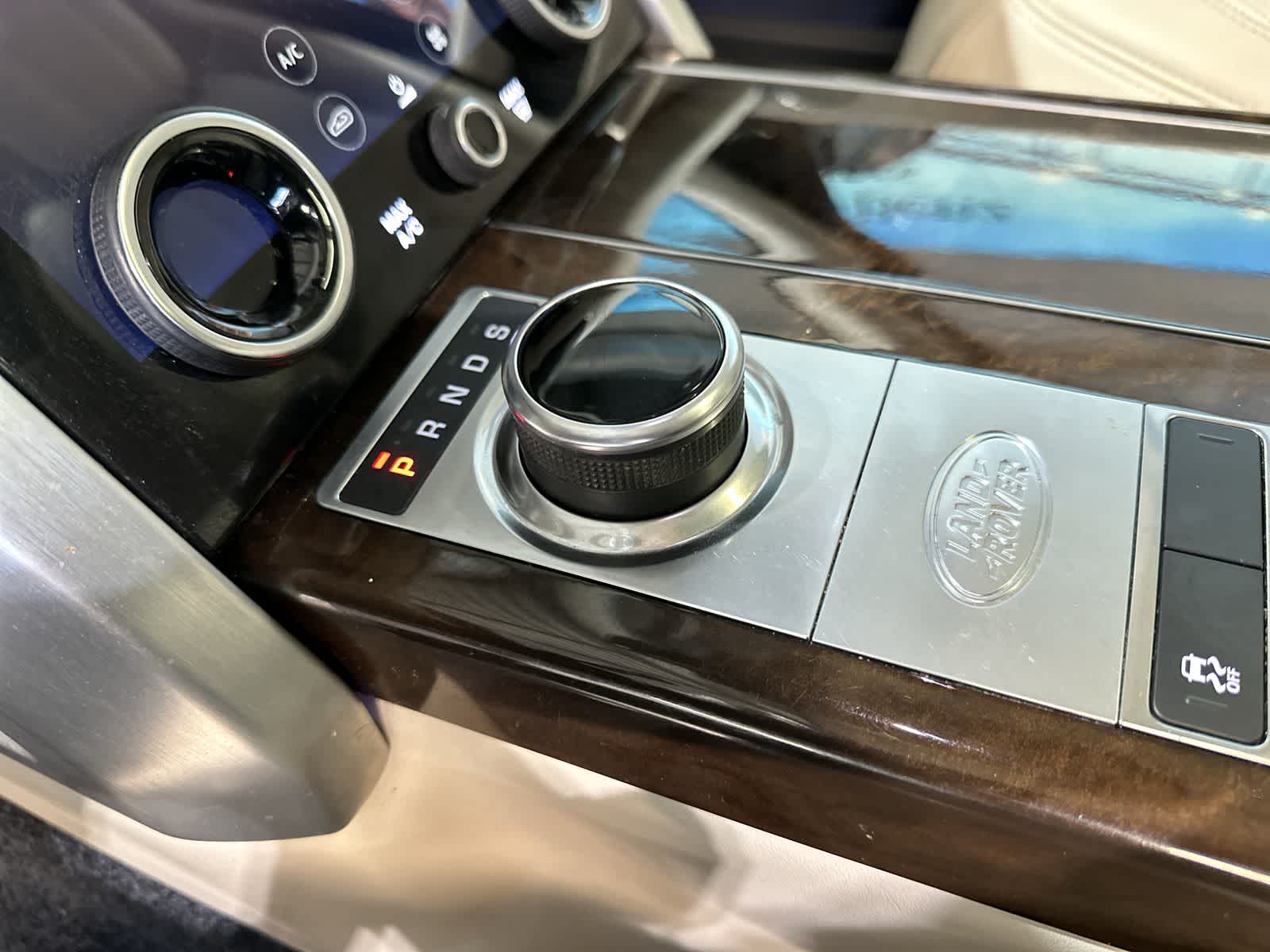 Thumbnail: 2021 Land Rover Range Rover - 29